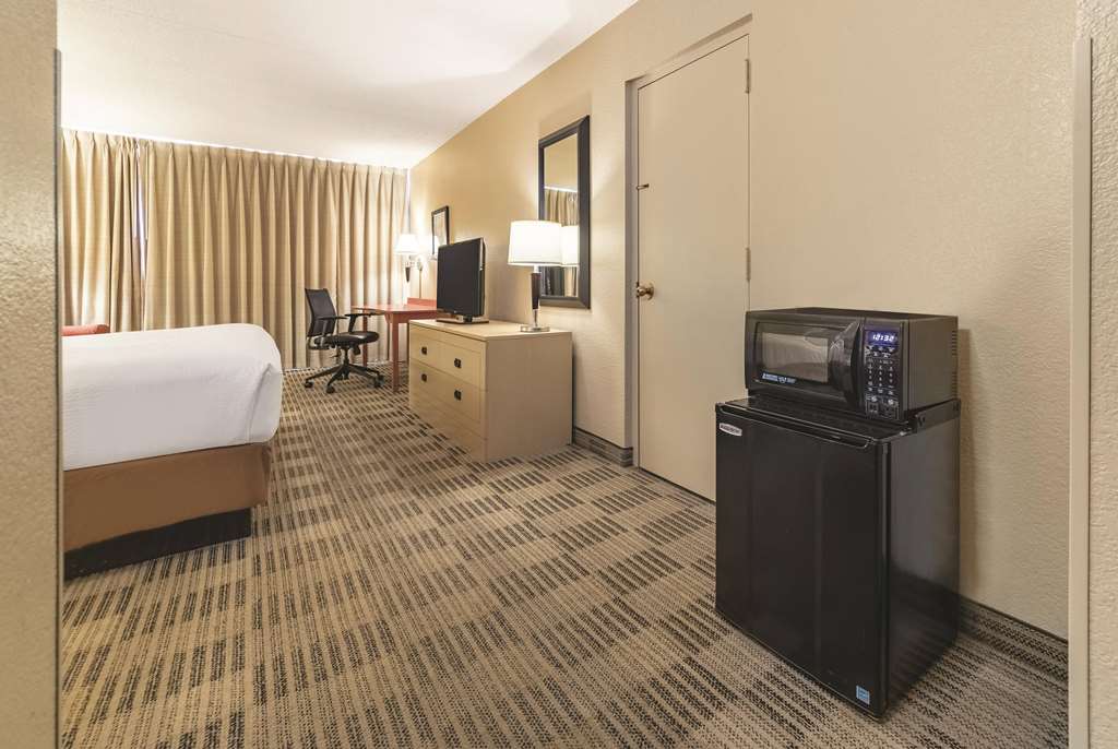 Ramada by Wyndham Fairfield NJ - photo 13