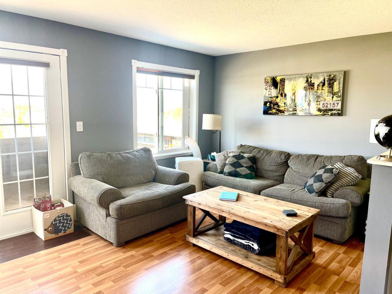 Top Floor Riverfront Condo with Stellar Sunsets — 4-Star Luxury Hotel in Fort Mcmurray, Canada