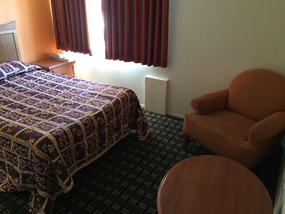 Anaheim National Inn - photo 5