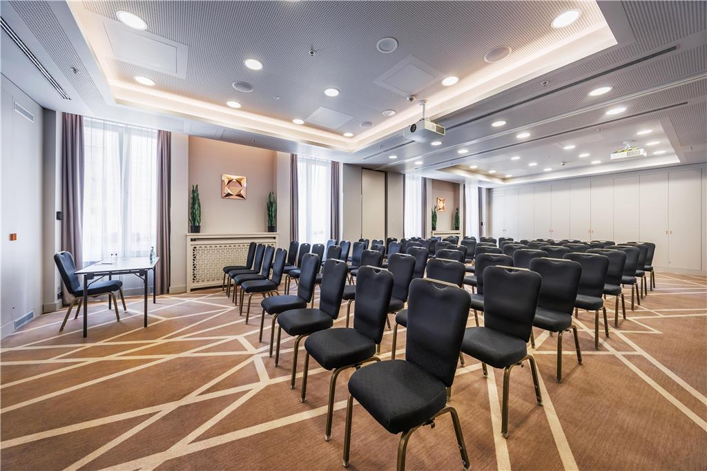 Park Suite mit Moderator Theater