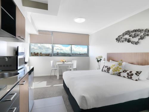 Oaks Mackay Rivermarque Hotel — 4-Star Luxury Hotel in Mackay, Australia