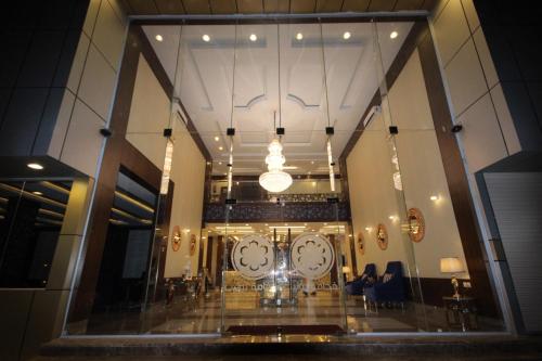 Suit los in Unknown City, Saudi Arabia