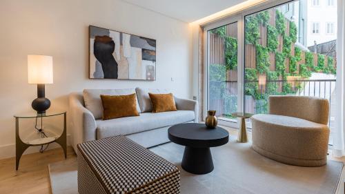 Deluxe 1 BDR Apartment W Pool View by LovelyStay — 4-Star Luxury Hotel in Lisbon, Portugal