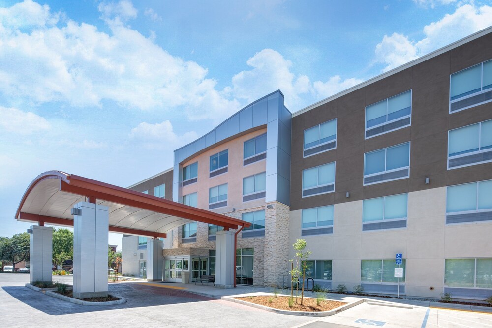 Holiday Inn Express Suites Chico By Ihg — Chico