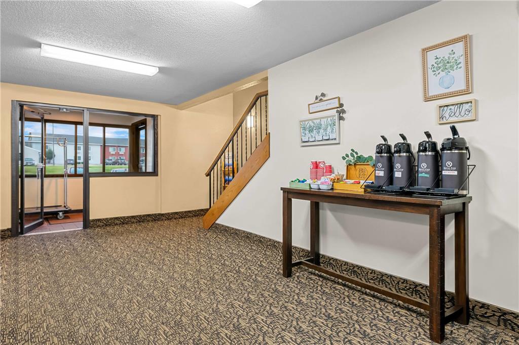 Super 8 by Wyndham Alexandria MN - photo 10