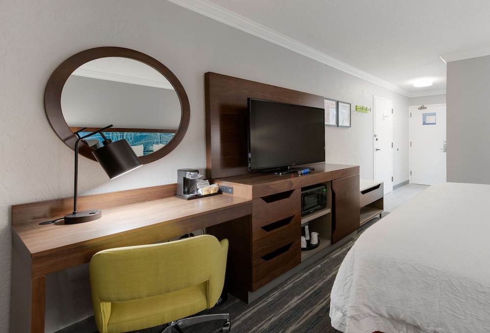 Hampton Inn & Suites Chicago Hoffman Estates - photo 22