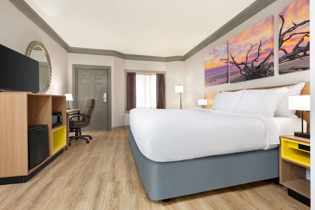 Days Inn by Wyndham Kingsland GA - photo 25