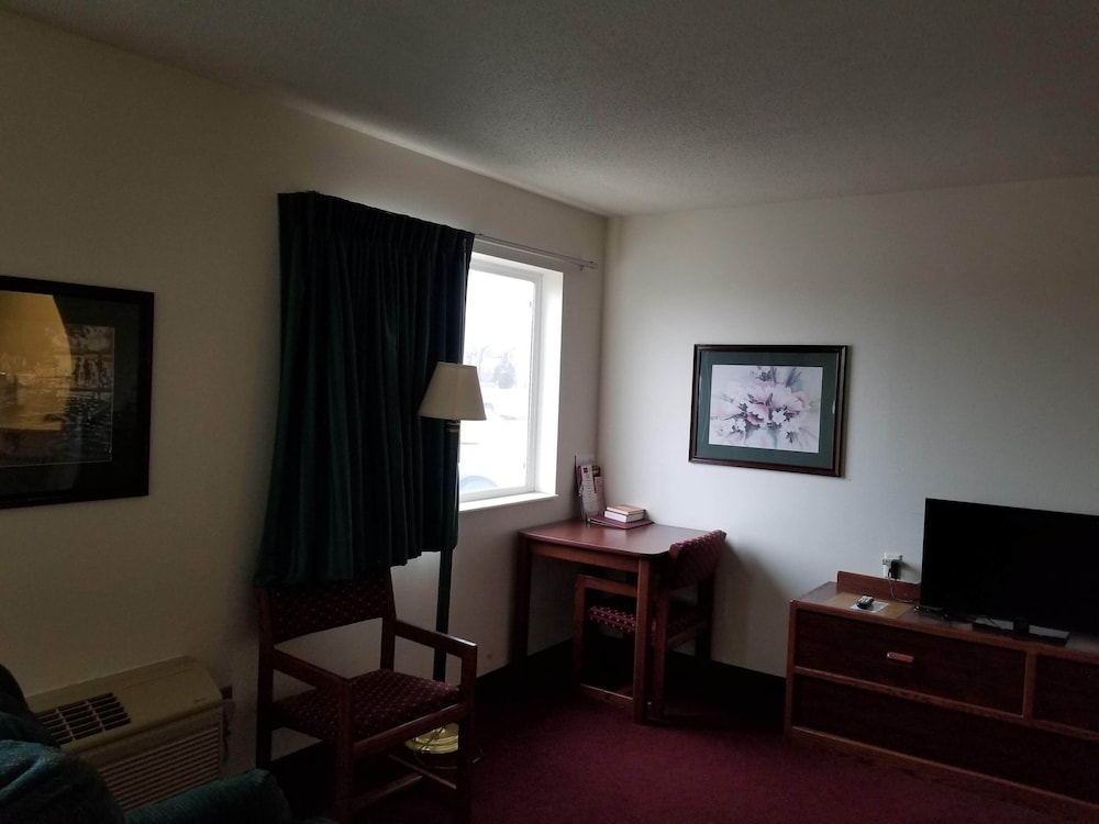 Bilmar Inn & Suites Dell Rapids Near Sioux Falls - photo 11