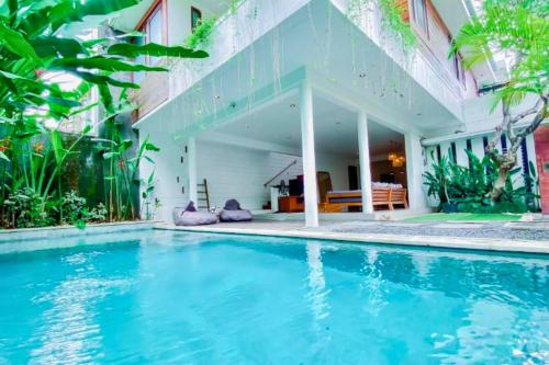 Divija 2 BR Private Pool Villa — 4-Star Luxury Hotel in Seminyak, Indonesia