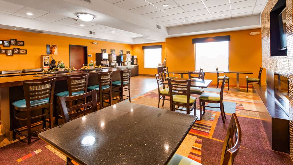 Best Western Plus Hiawatha Hotel - photo 5