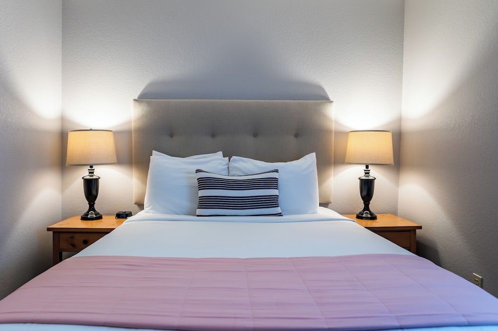 Inn at Haystack Rock - photo 7
