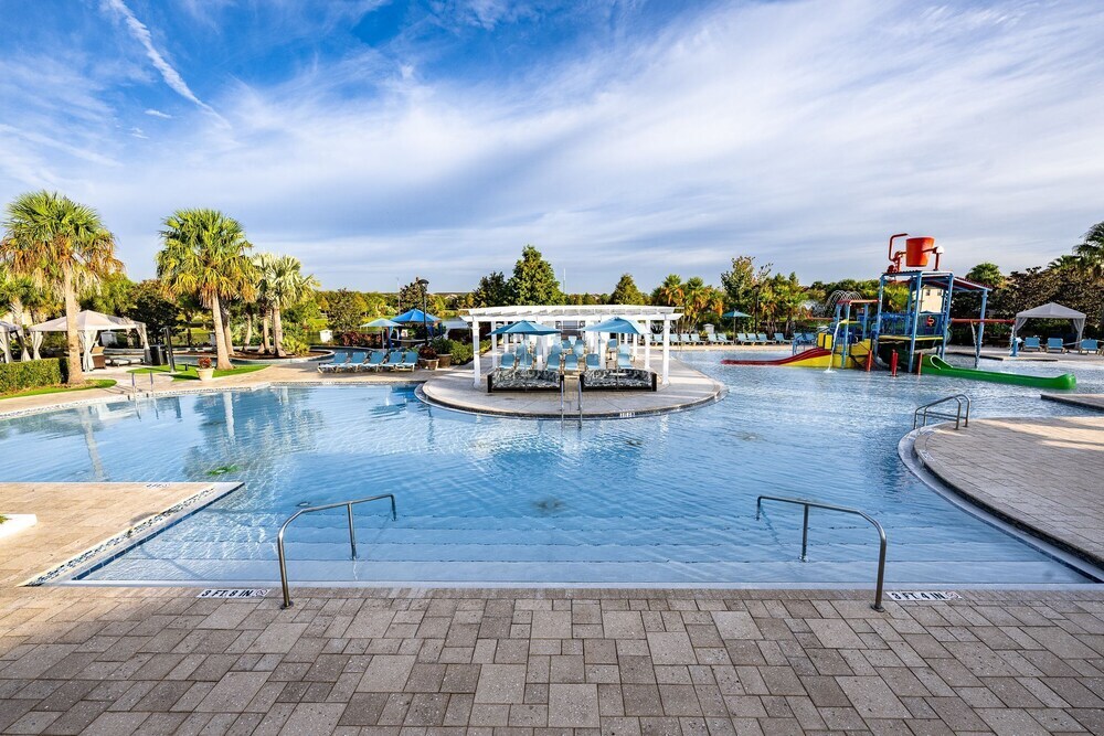 Spacious 8BR Villa w Pool & Resort Amenities - photo 41