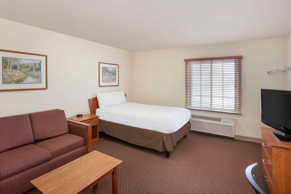 WoodSpring Suites Texas City - photo 9