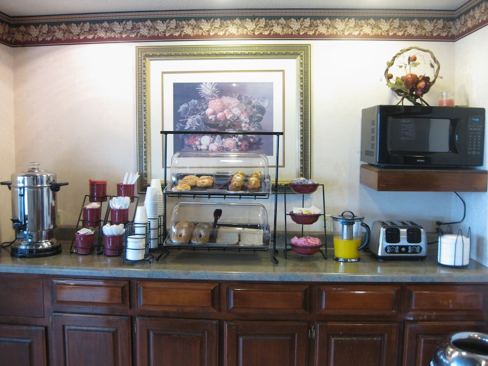 Executive Inn and Suites Jackson - photo 20