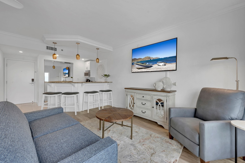 Bayfront Inn Fifth Avenue - photo 14