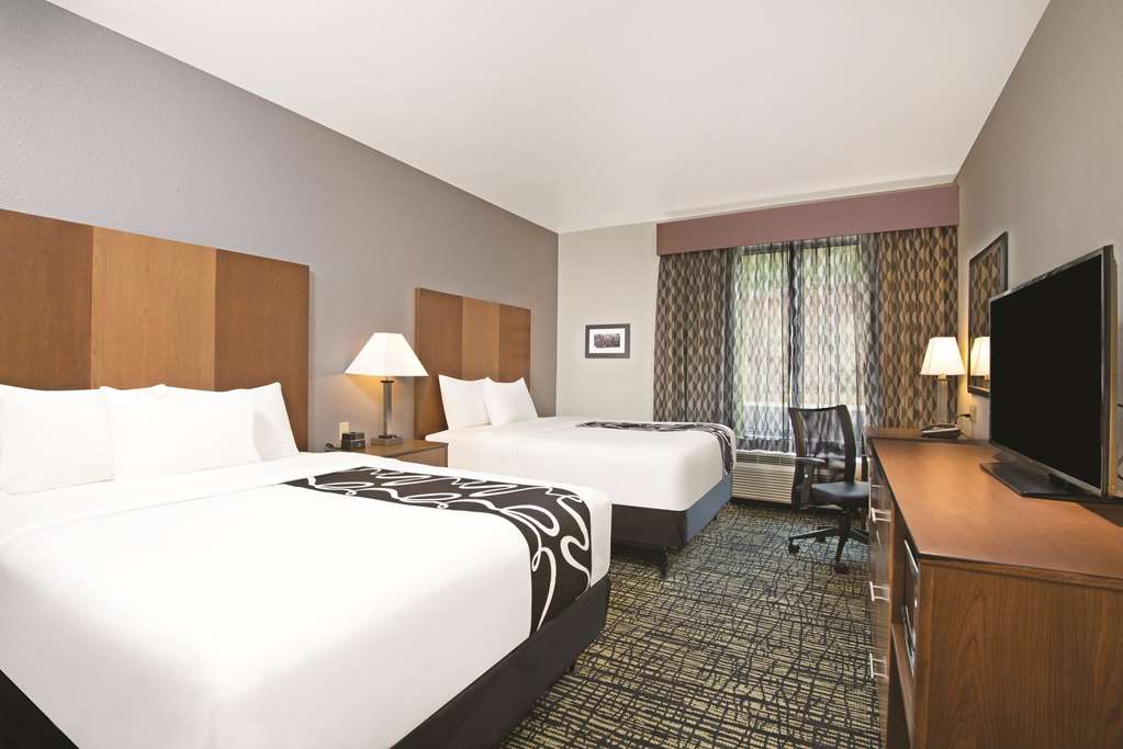 La Quinta Inn & Suites by Wyndham Morgantown - photo 17