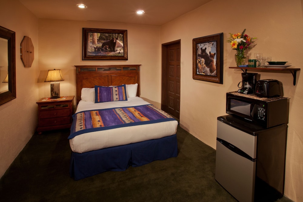 Cottam's Lodge by Alpine Village Suites - photo 5