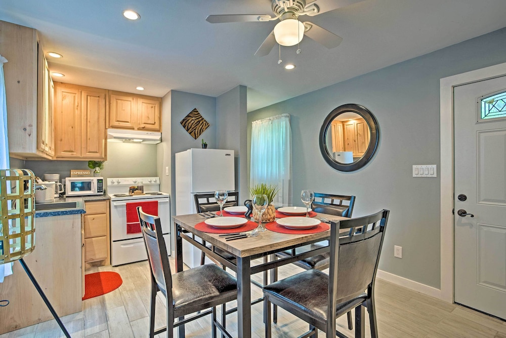 Couples Retreat In Canton With Patio Trail And Yard — Canton