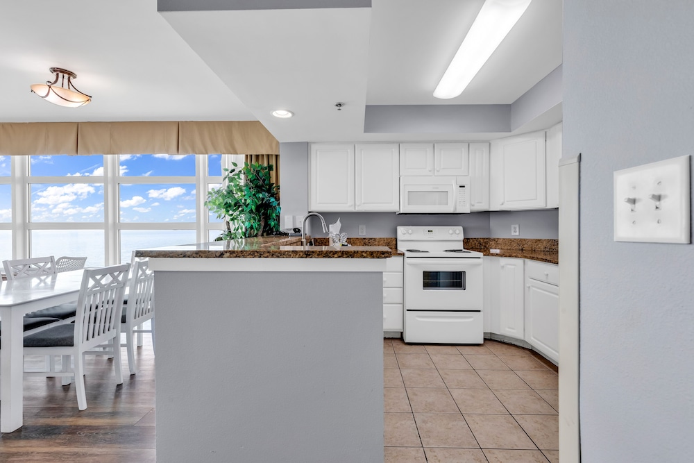 Carolinian Resort Stunning Condos - photo 45