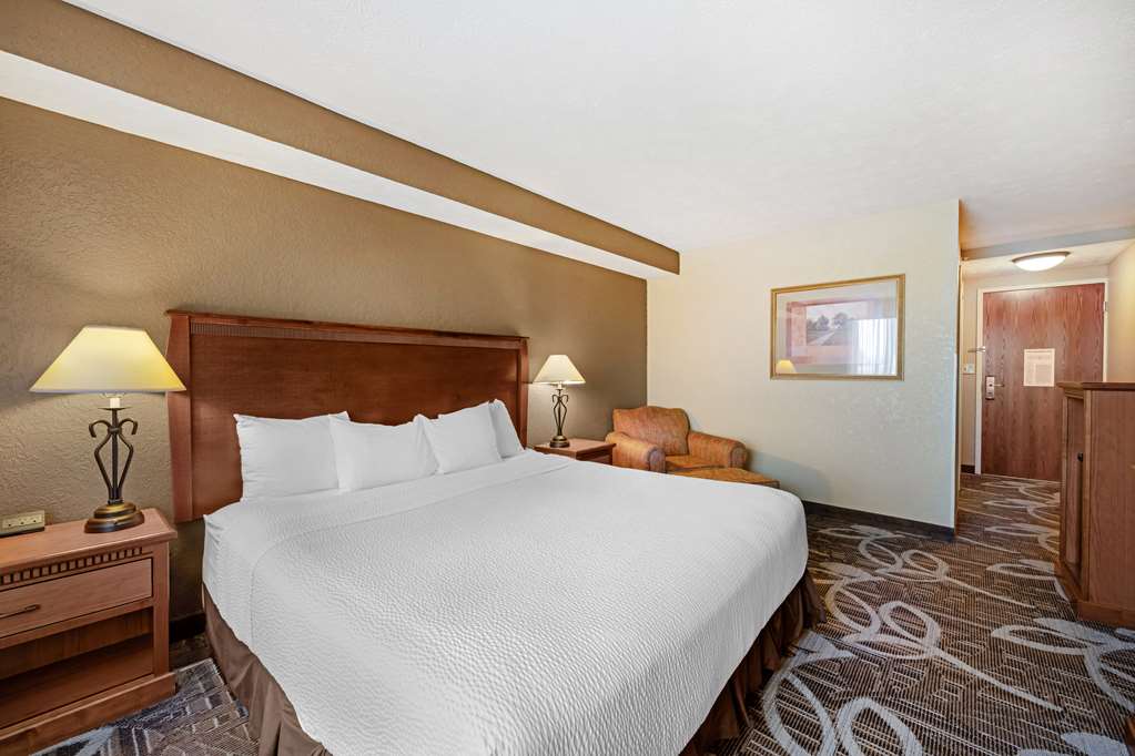 Best Western Plus Mid Nebraska Inn & Suites - photo 16