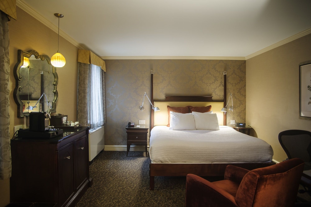 Chestnut Hill Hotel - photo 15