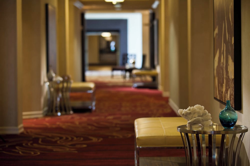 Renaissance Newark Airport Hotel - photo 37