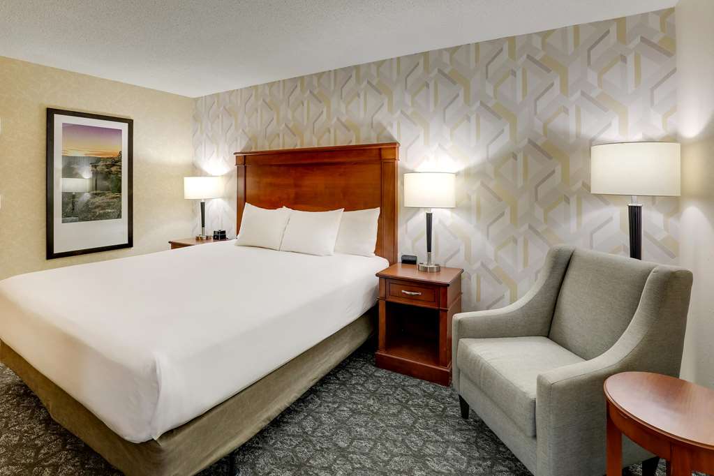 Drury Inn & Suites Marion - photo 22