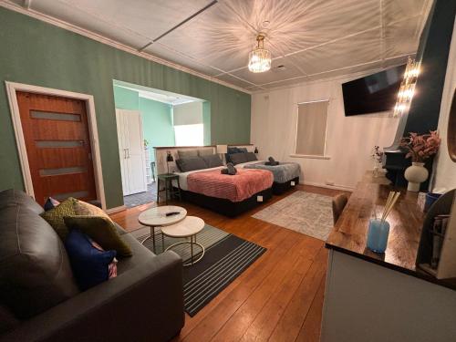 The 155 Ral Ral Avenue Stay — Renmark