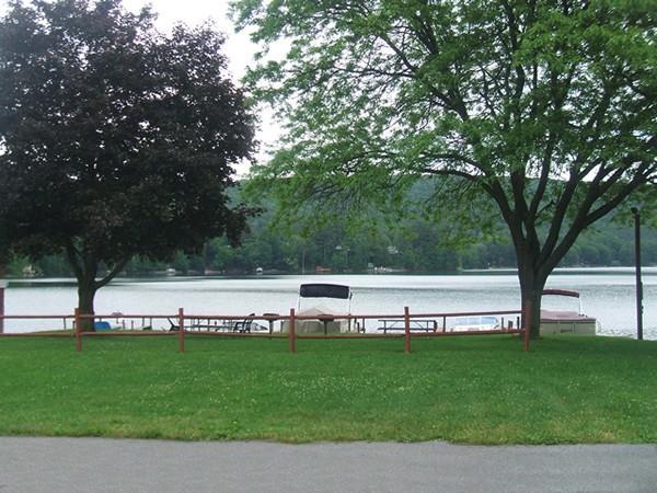 Red Carpet Inn On the Lake - photo 29