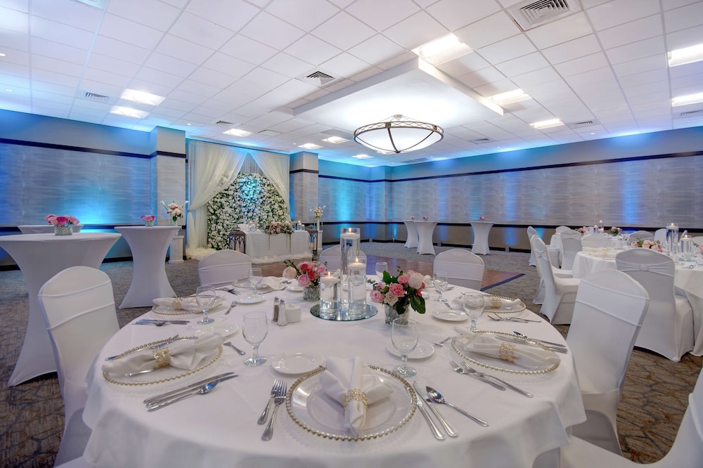 Embassy Suites by Hilton Jacksonville Baymeadows - photo 78