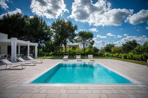 Likehome Ponente Levante 2 Ville luxury Pool 12pxs in Taranto, Italy