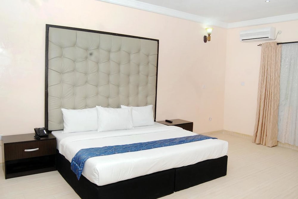 Water Ripple - carbon neutral hotel in Lagos