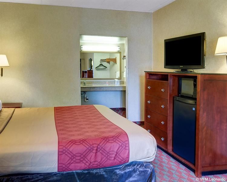 Red Carpet Inn by University of Maryland - photo 17