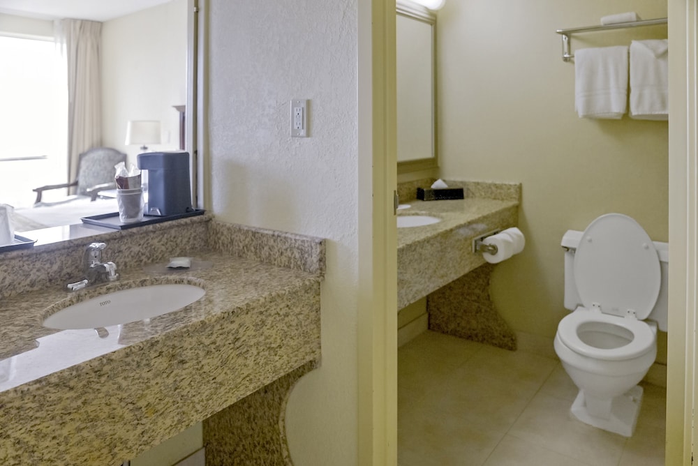 Economy Hotel Plus Wichita - photo 17