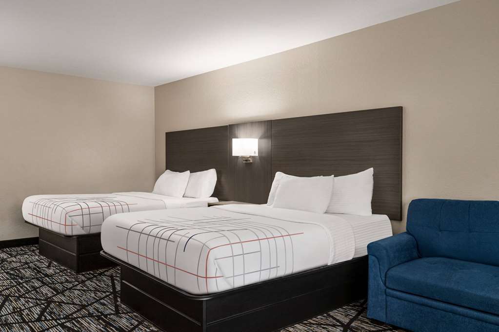 La Quinta Inn & Suites by Wyndham San Antonio N Stone Oak - photo 21