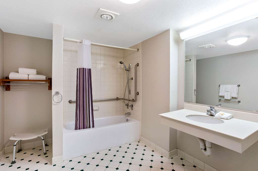 La Quinta Inn by Wyndham Denver Northglenn - photo 23