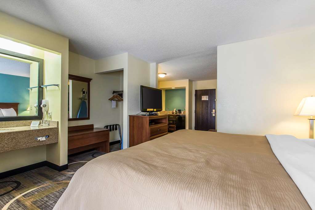 Quality Inn & Suites Memphis East - photo 23