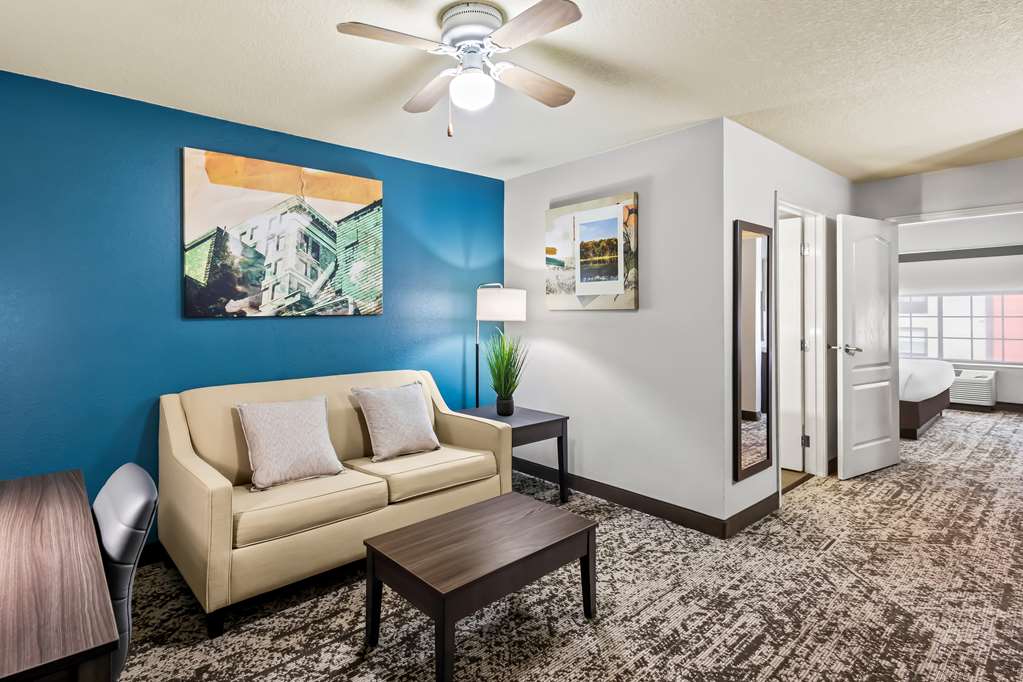 Best Western Fort Wayne Inn & Suites North - photo 23