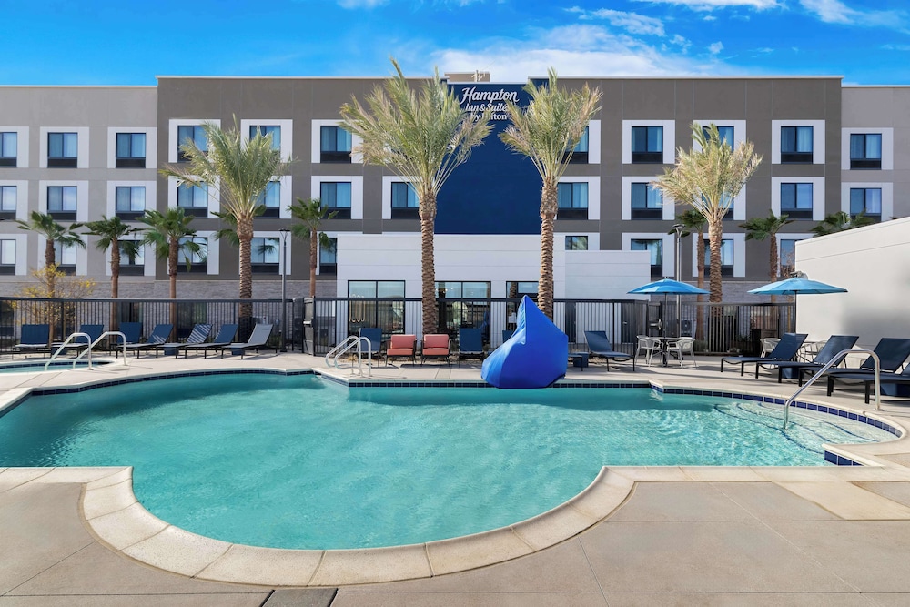 Hampton Inn & Suites by Hilton Corona - photo 39