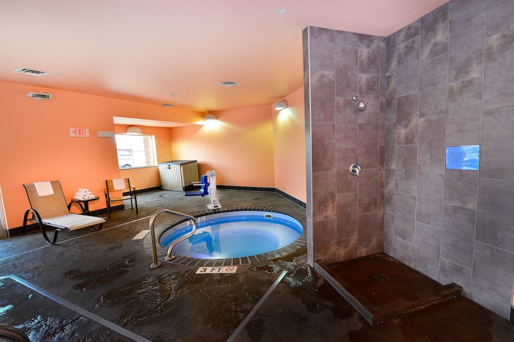 Baymont by Wyndham Grand Forks - photo 36