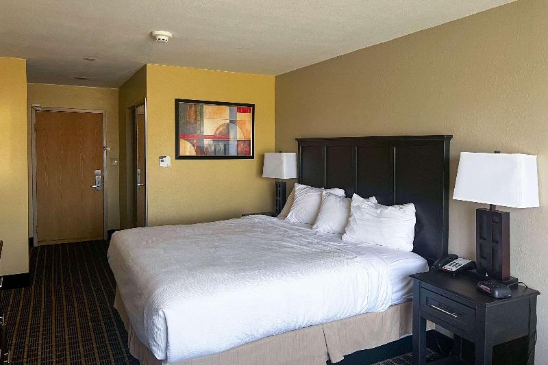 Days Inn by Wyndham Muskegon - photo 74