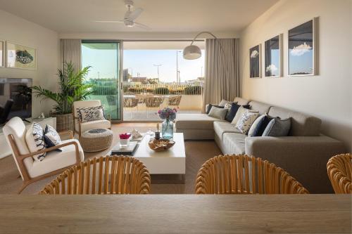 Beachfront at Bayline — 4-Star Luxury Hotel in Armacao De Pera, Portugal