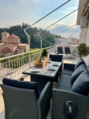 AK Athens Fine Stay Penthouse with Big Terrace and View 2 min from Metro — 4-Star Luxury Hotel in Athens, Greece