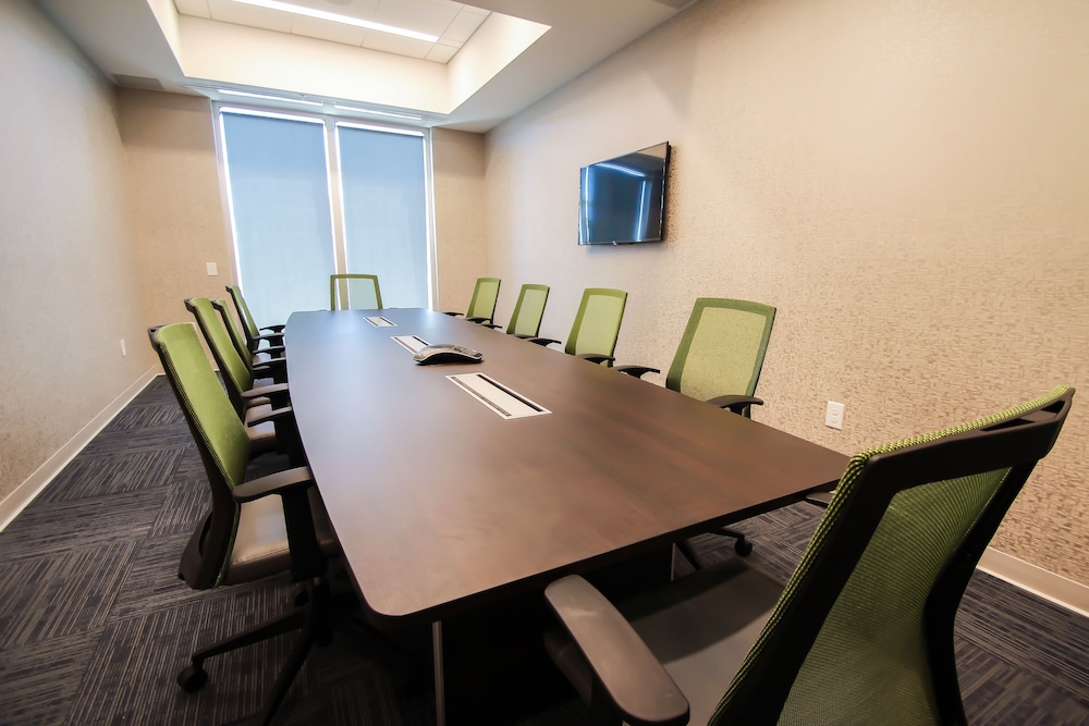 Holiday Inn Express & Suites Miami Airport East by IHG - photo 77