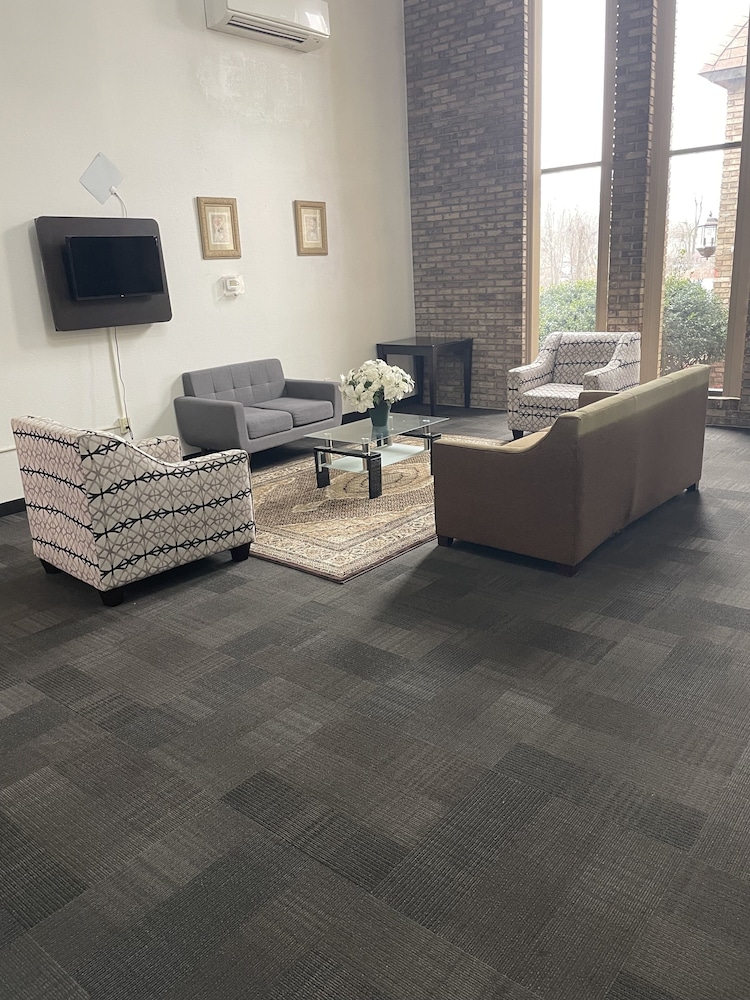 Travelodge by Wyndham Vernon CT - photo 2