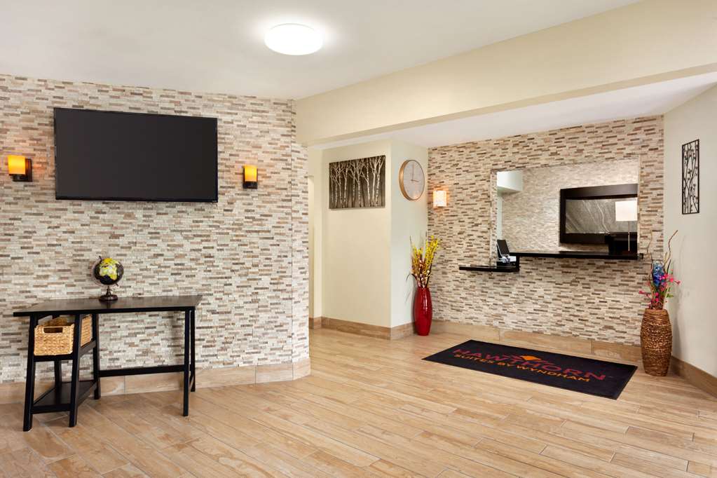 Hawthorn Suites by Wyndham St. Robert - photo 4