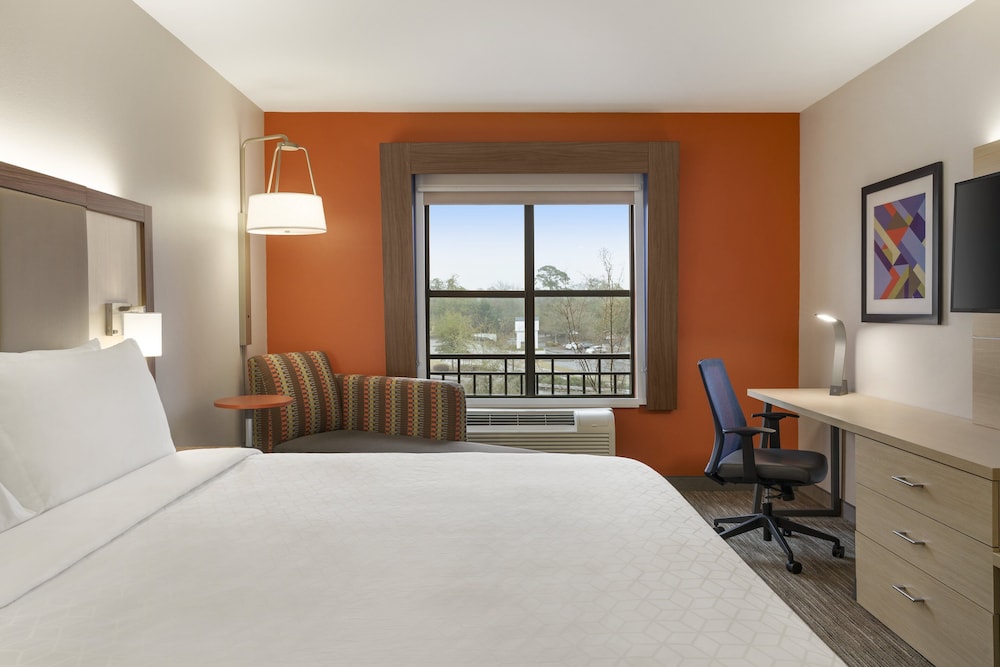 Holiday Inn Express & Suites Mt. Pleasant by IHG - photo 9