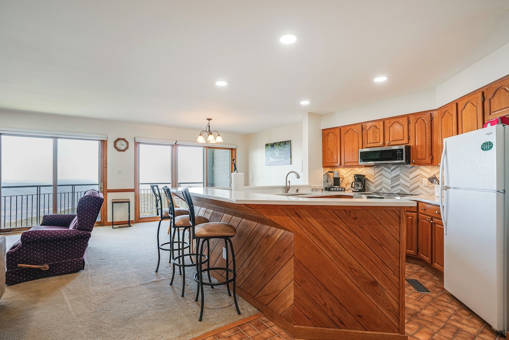 1 Mi to Wintergreen Resort Mtn View Condo - photo 10