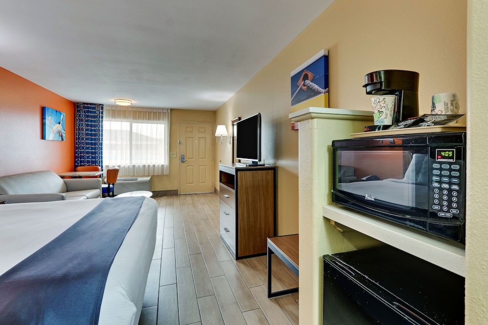 Captain's Quarters Inn - photo 20