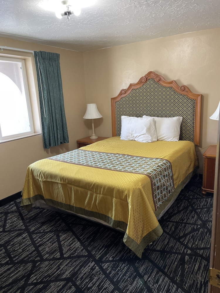 Riverton Inn & Suites - photo 7